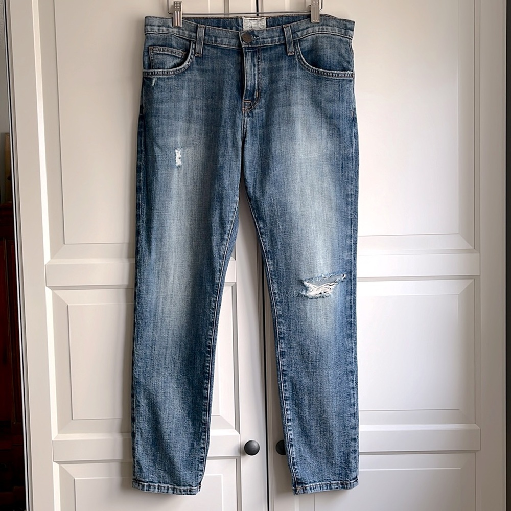 Current Elliot (exclusive for Nordstroms) Boyfriend distressed jeans. Fit 28-29